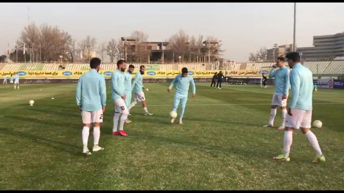 اختصاصی/ گرم کردن بازیکنان استقلال و پیکان پیش از بازی