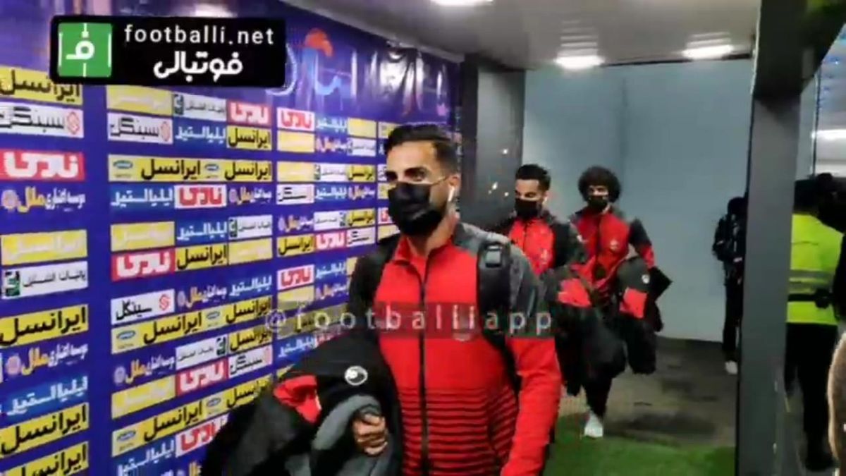 اختصاصی/ ورود کاروان پرسپولیس و هوادار به ورزشگاه آزادی