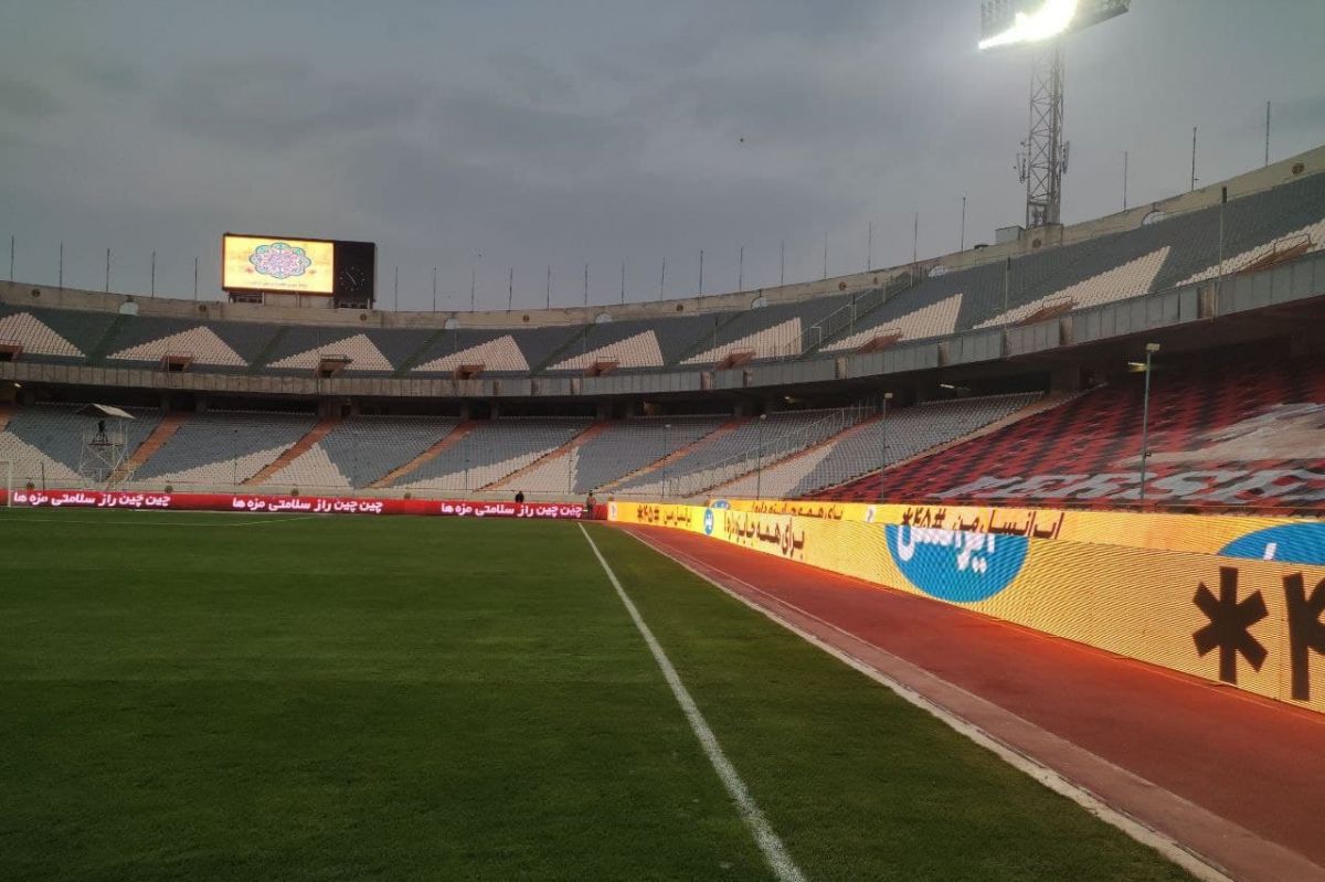 اختصاصی/ گزارشی درباره تبلیغات محیطی باشگاه پرسپولیس در دیدار با هوادار