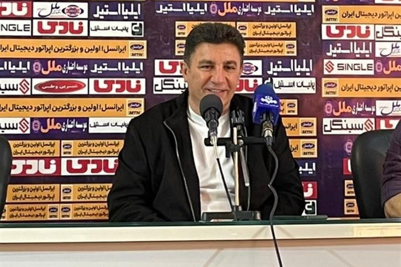 قلعهنویی: فولاد تیمی سختکوش و دونده است/ سنگپرانی علیه قطار "گلگهر" شدت گرفت