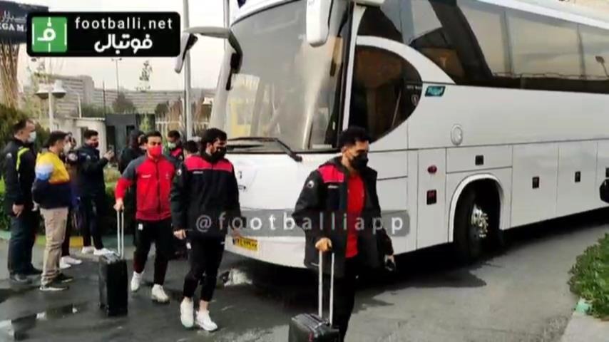 اختصاصی/ ورود کاروان پیکان و پرسپولیس به ورزشگاه دستگردی