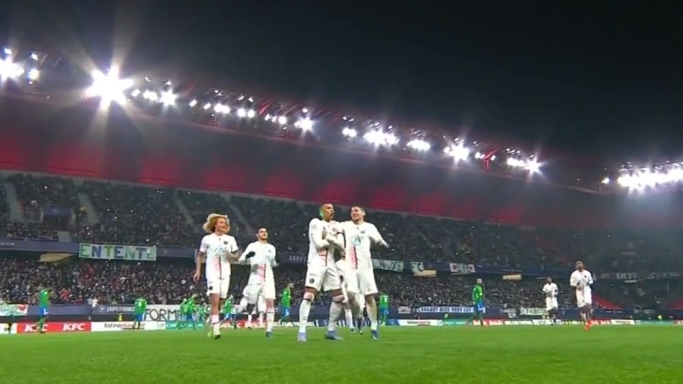 گل اول پاری سن ژرمن به فینیس (امباپه)