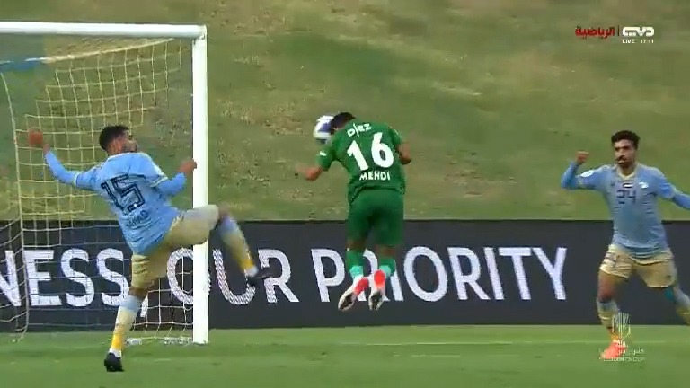 گل اول شباب الاهلی مقابل الظفره (پنالتی روی مهدی قایدی)