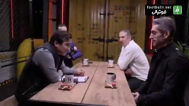 بحث در خصوص درگیری مدیران رسانه ای در تیم های ایرانی به خصوص استقلال و پرسپولیس همراه با مجری و کارشناسان برنامه یازده