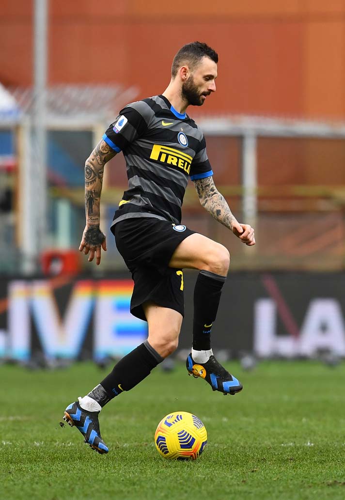 کفشهای منحصر به فرد بروزوویچ؛ همراه با اموجی!