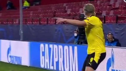 گل سوم دورتموند به سویا (دبل هالند)