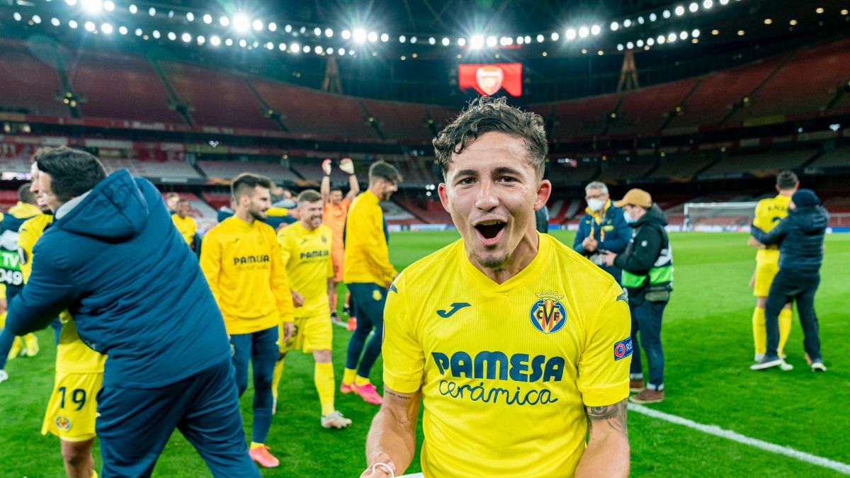 شادی بازیکنان ویارئال پس از اولین صعود تاریخ باشگاه به فینال یک جام اروپایی