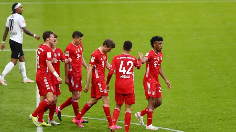 گل چهارم بایرن مونیخ به مونشن گلادباخ (کومان)