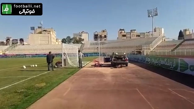 وضعیت ورزشگاه حافظیه شیراز در فاصله کمتر از یکساعت مانده به شروع بازی فجر سپاسی و گل گهر