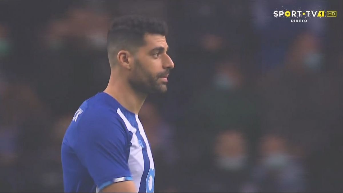 عملکرد مهدی طارمی مقابل بنفیکا