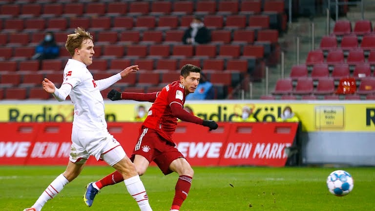 گل چهارم بایرن مونیخ به کلن (هتتریک لواندوفسکی)