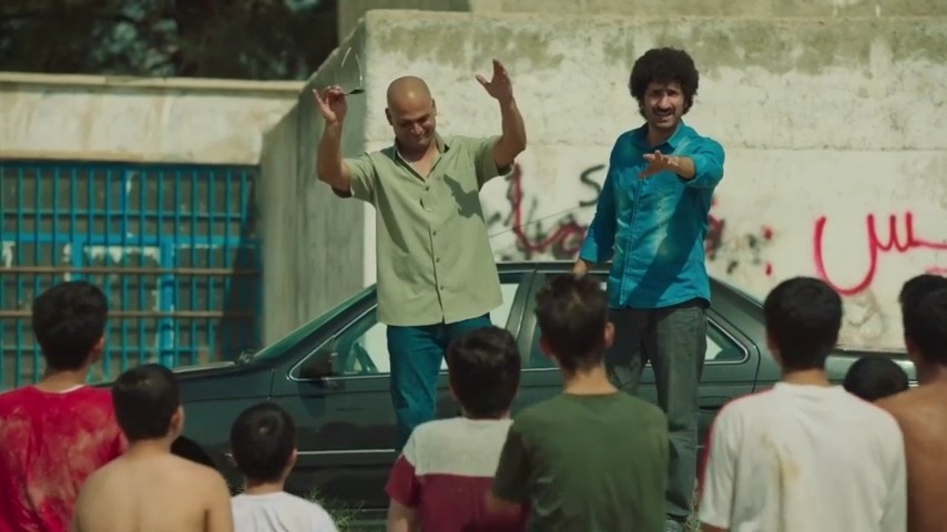 سریال نیسان آبی / کنایه کری وار جمشید قاسمپور به قهرمانی استقلال در آسیا و ماجرای سقوط استقلال از دسته اول به دسته سوم در اوایل دهه ۷۰ با قانون عجیب فدراسیون فوتبال