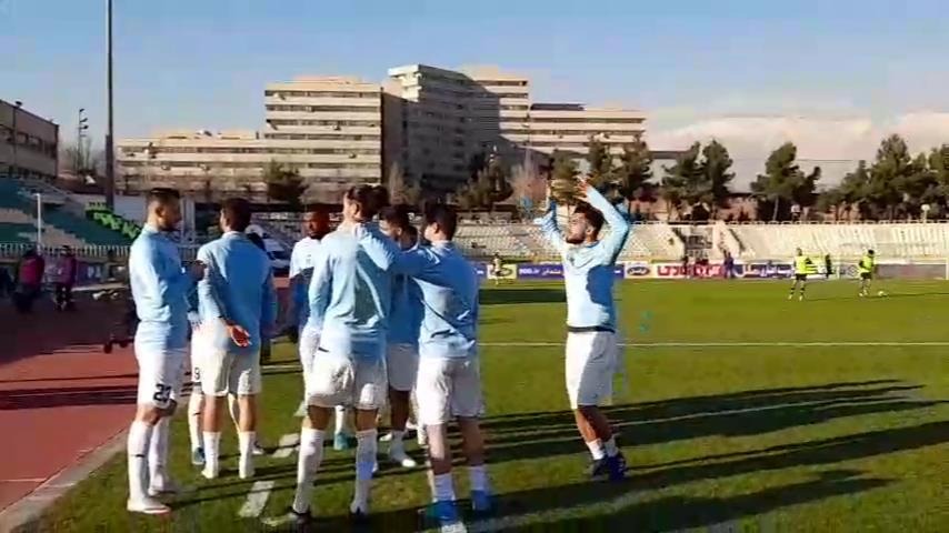 اختصاصی/ گرم کردن بازیکنان پیکان و استقلال پیش از بازی