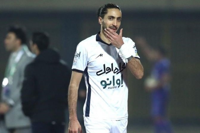 نامهنگاری باشگاه استقلال با وزارت ورزش برای سربازی یزدانی