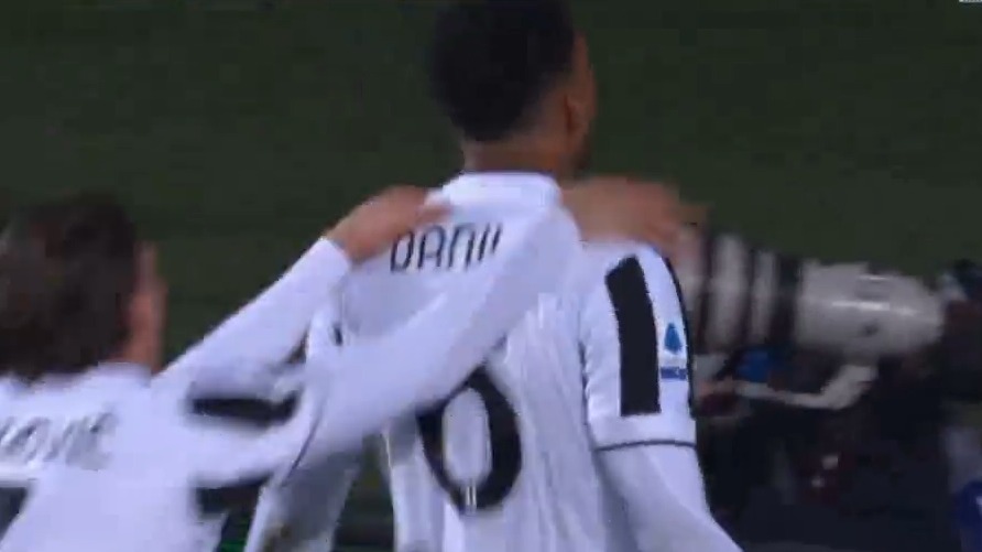 گل اول یوونتوس به آتالانتا (دنیلو دقیقه 92)