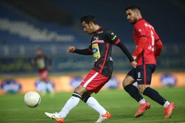 دلیل تشابه لباس پرسپولیس و نساجی اعلام شد/ سرخها جوراب نداشتند!