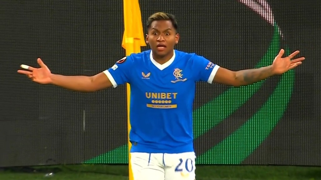 گل چهارم رنجرز به دورتموند (گل به خودی زاگادو)