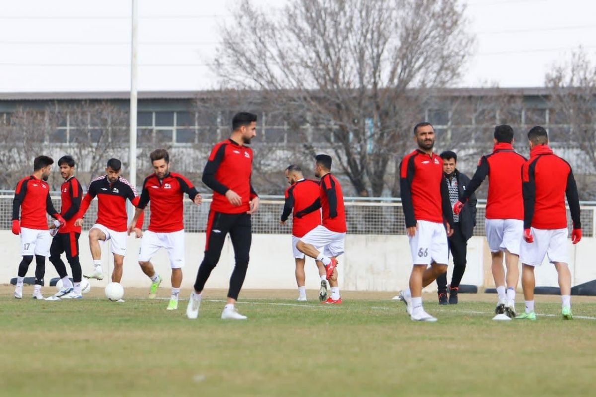 تراکتوریها آخرین دستورات تاکتیکی پیش از بازی با پیکان را مرور کردند