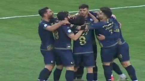 گل اول گل گهر به پرسپولیس (کیروش)