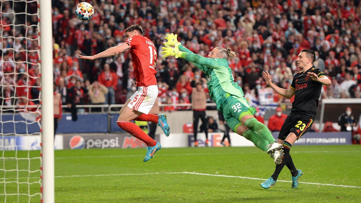 خلاصه بازی بنفیکا 2-2 آژاکس