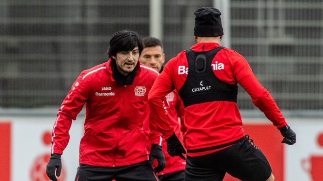 حصور سردار آزمون در تمرینات گروهی بایر لورکوزن پس از پایان مصدومیت