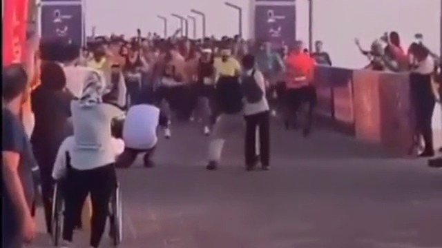 اتفاق عجیب و خنده دار در دوی ماراتن کیش/ حرکت اشتباه دوندگان و پیدا نکردن مسیر اصلی