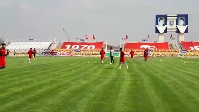 اختصاصی/ گرم کردن بازیکنان تراکتور و سپاهان