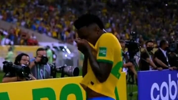 گل دوم برزیل به شیلی (وینیسیوس)