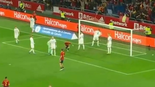 گل سوم اسپانیا به ایسلند (پینو)