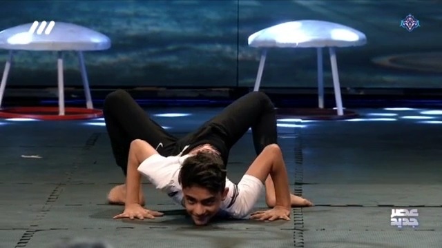 عصر جدید / اجرای تماشایی گروه پدیده های ژیمناستیک