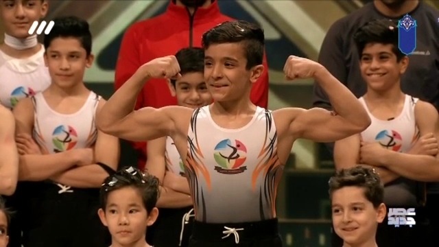 عصر جدید / عضلات ورزیده عضو 11 ساله گروه پدیده های ژیمناستیک