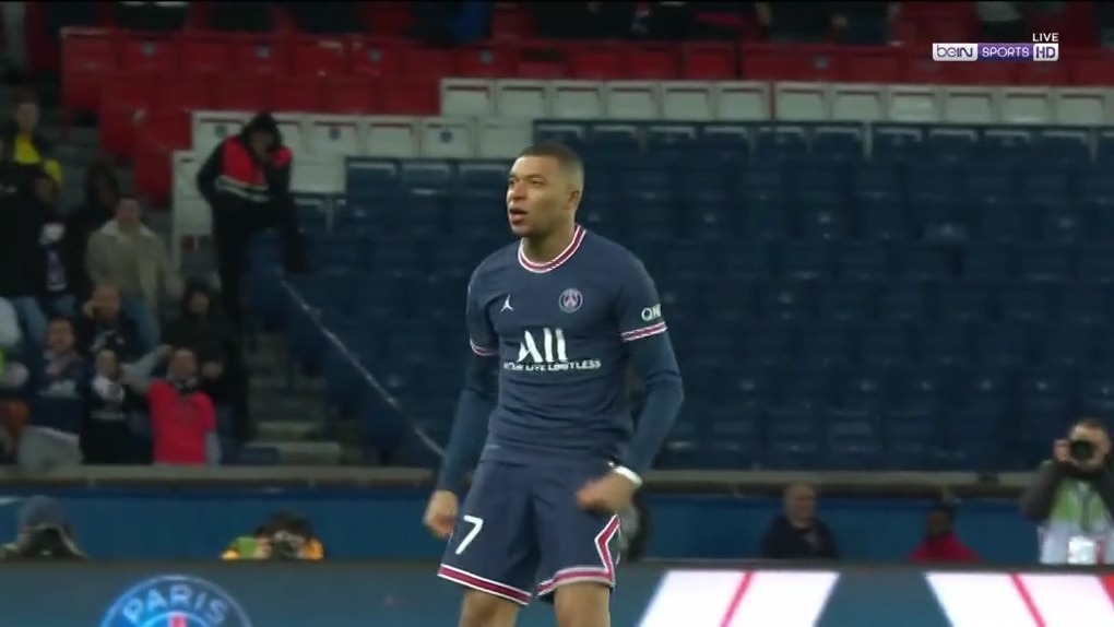 گل سوم پاری سن ژرمن به لوریان (دبل امباپه)