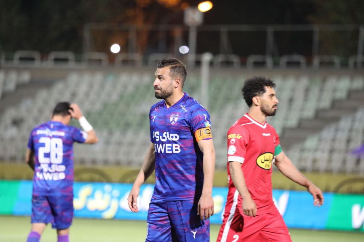 عباسیان: پرسپولیس هم در دربی وقتکشی کرد
