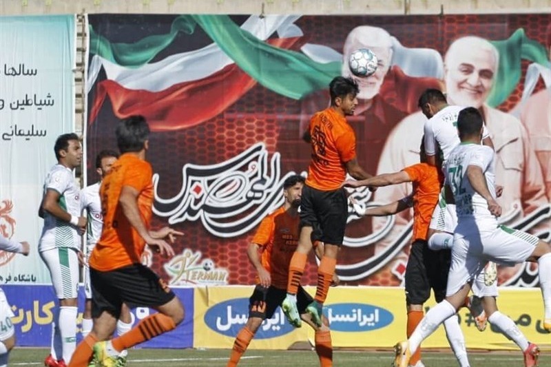 برتری مس کرمان برابر خیبر خرمآباد در نیمه اول
