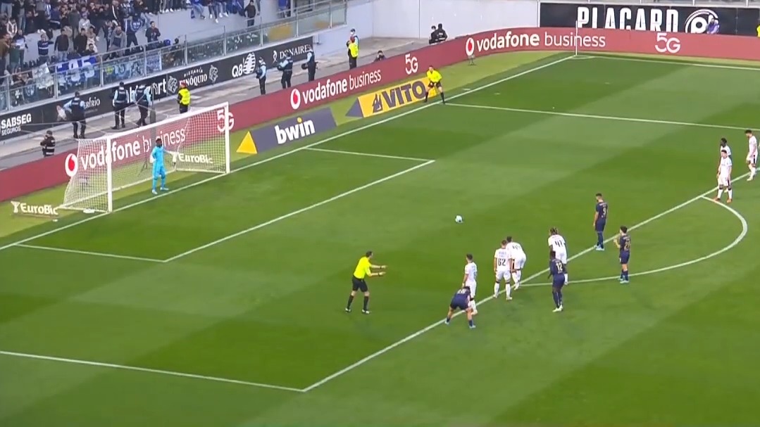 دومین پنالتی مهدی طارمی مقابل ویتوریا گیمارش که تبدیل به گل نشد