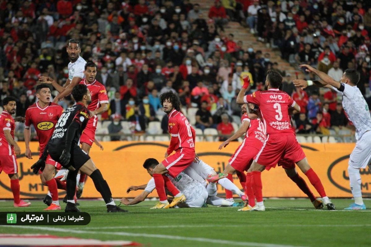 فنونیزاده: پرسپولیس فقط 2 درصد شانس قهرمانی دارد