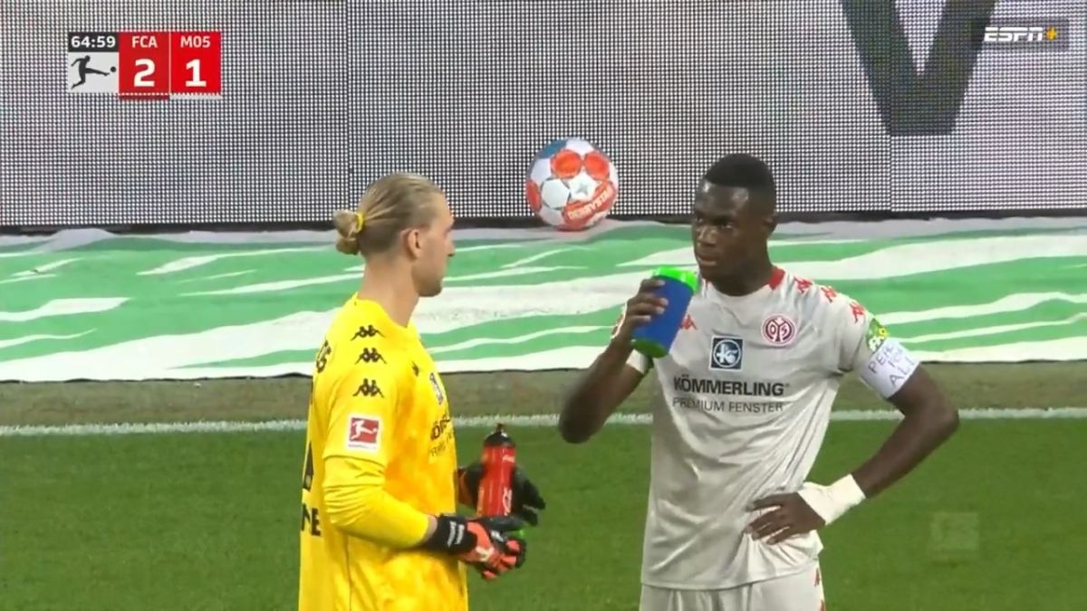 توقف بازی ماینتس و آگزبورک برای افطار بازیکن مسلمان ماینتس