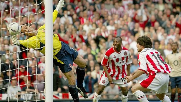 19 سال پیش در چنین روزی؛ سوپرواکنش دیوید سیمن بازی آرسنال - شفیلدیونایتد