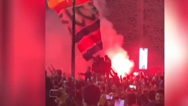 شادی هواداران پاری سن ژرمن پس از قهرمانی در لیگ فرانسه