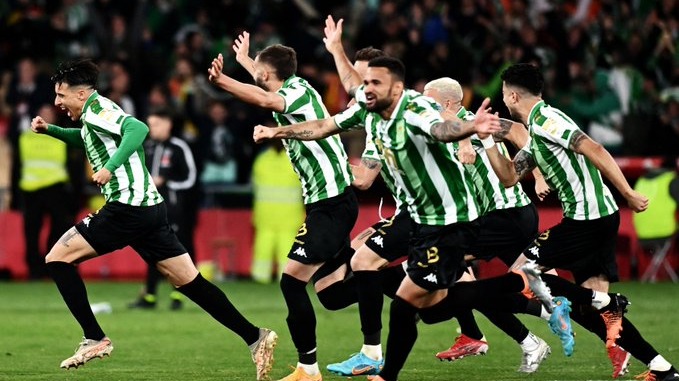 شادی بازیکنان بتیس پس از قهرمانی در جام حذفی اسپانیا