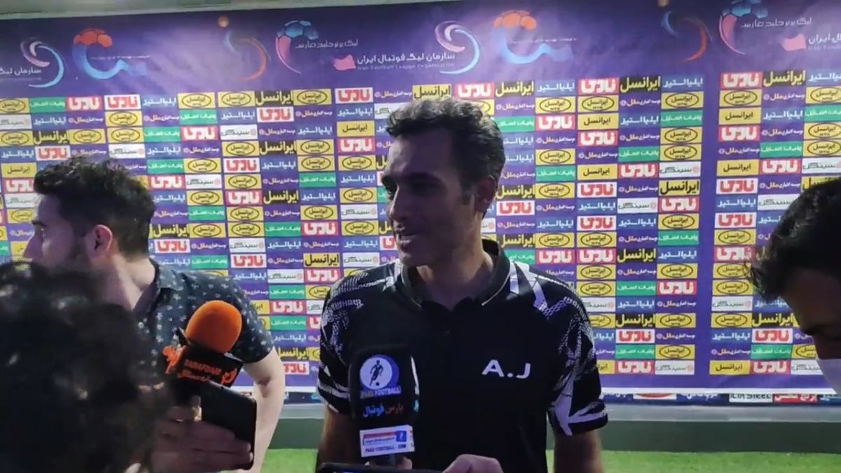 اختصاصی/ صحبت هاى على جانملكى عضو كادرفنى تيم نساجى جنجال رختکنها پیش از فینال جام حذفی