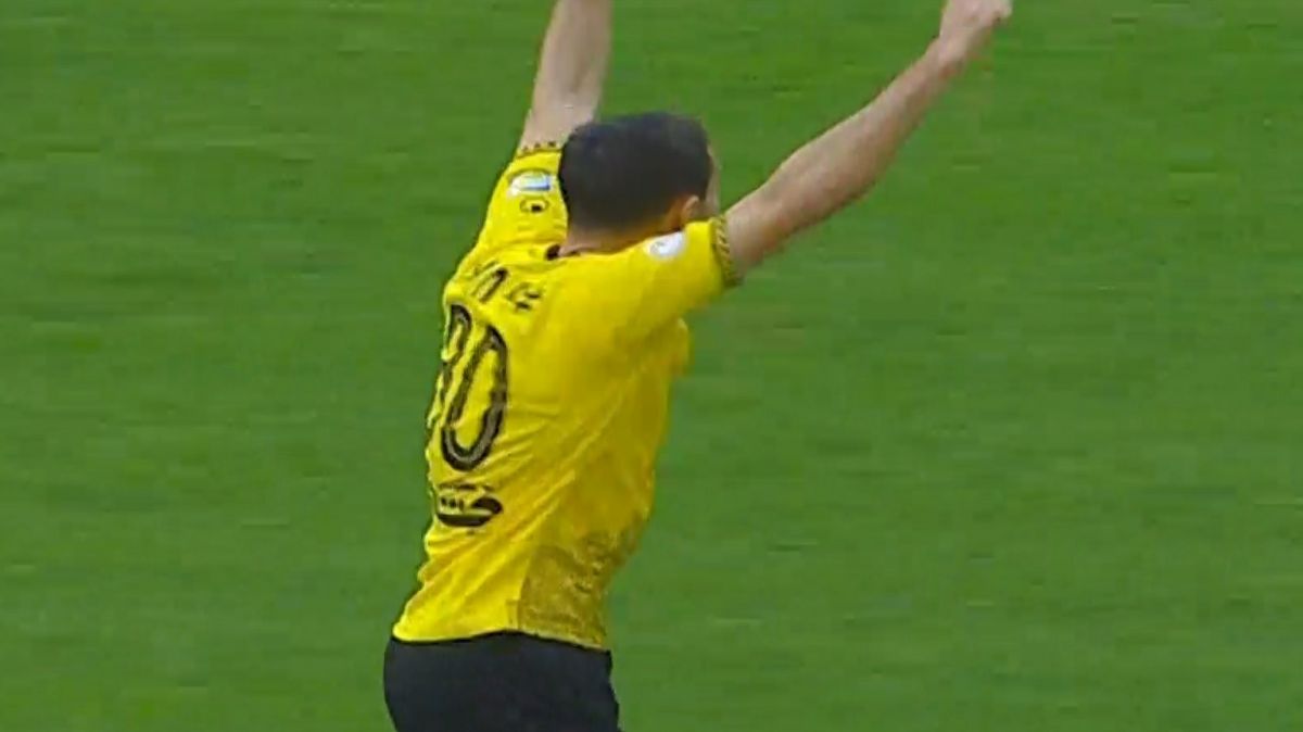 گل اول سپاهان به استقلال (گولسیانی)