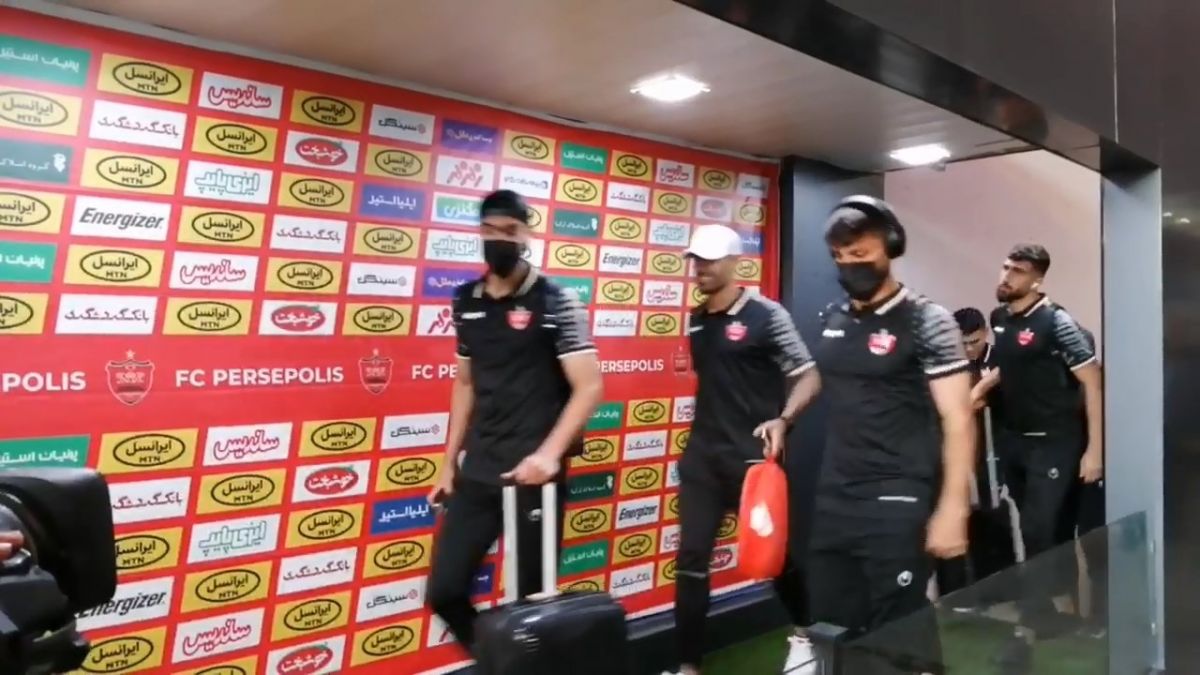 اختصاصی/ ورود کاروان پرسپولیس به ورزشگاه برای بازی با پیکان