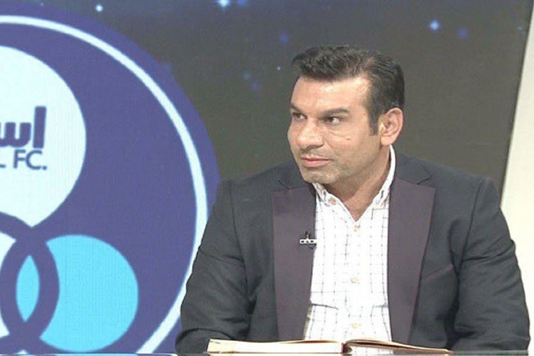 مومنی: لژیونرها برگ برنده تیم ملی هستند/ عمق خط دفاع باید ترمیم شود
