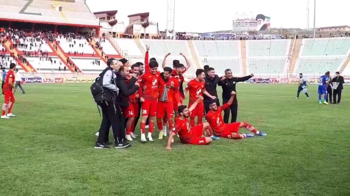 اختصاصی/ خوشحالی بازیکنان و هواداران تراکتور بعد از برد مقابل هوادار