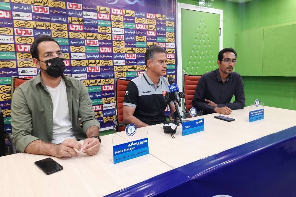 مطهری: میدانیم از چه راهی به سپاهان ضربه بزنیم/غیبت تماشاگران ظلم به پرسپولیس است