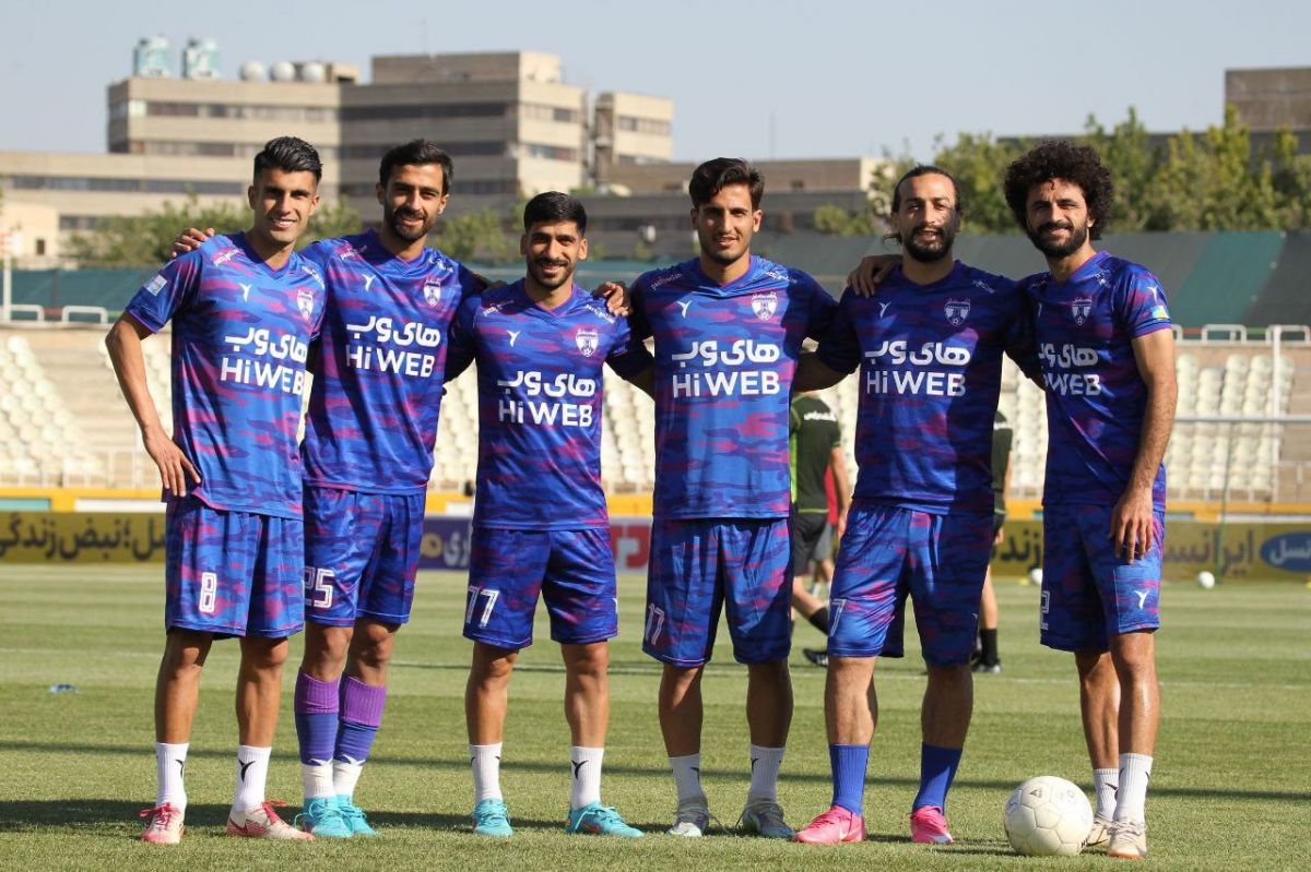 هوادارِ نیمفصل دوم ۲ امتیاز کمتر از پرسپولیس!