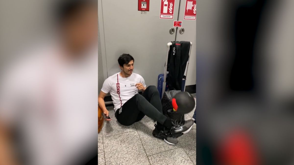 ویدیوی باشگاه لورکوزن از روپایی زدن سردار آزمون در فرودگاه