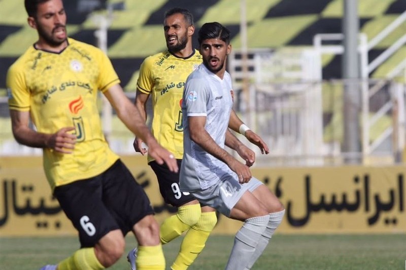 رابط: کمترین حق استقلال کسب یک جام زلالتر از آب بود!/ شهر خودرو بدشانس است