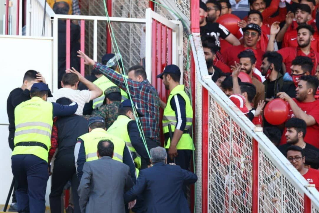 هوشیار: شاید هواداران پرسپولیس سنگپرانی کردند/ این رفتار از عالیشاه بعید بود